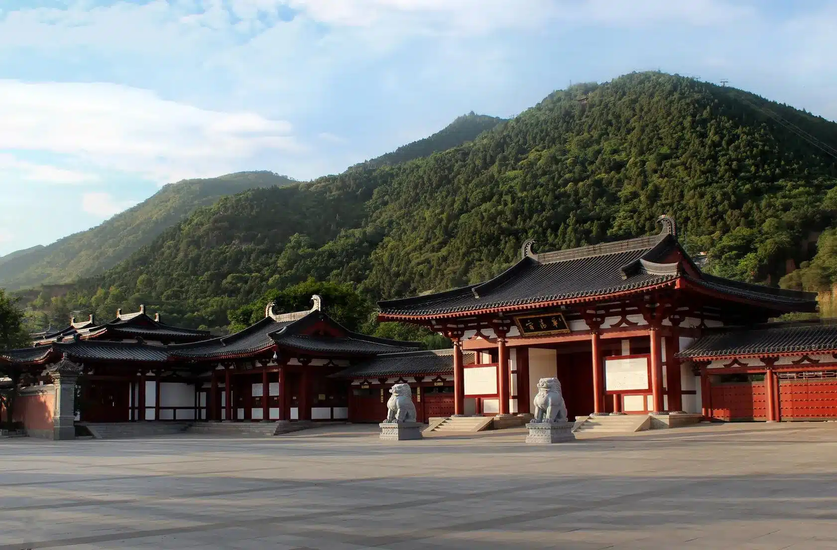 Дворец Хуацин