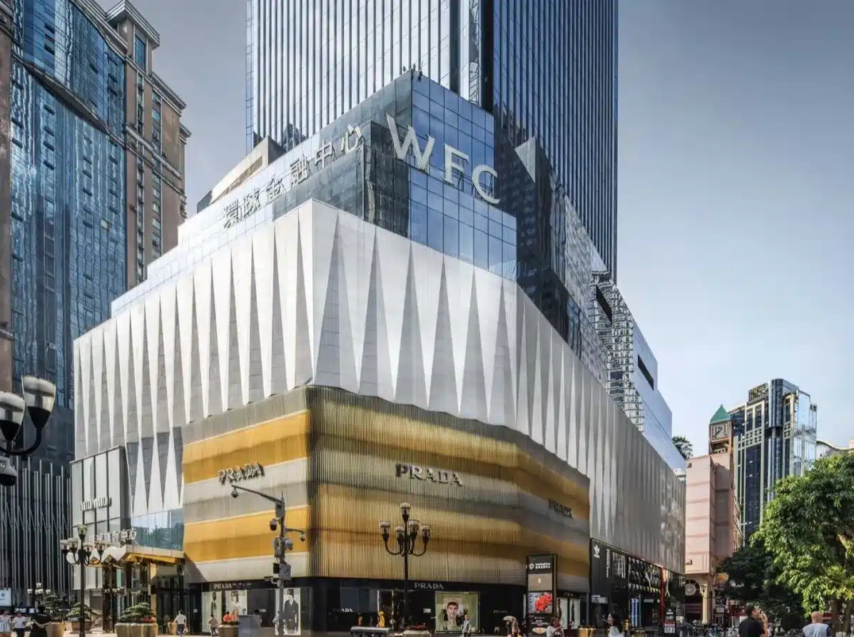 Пешеходная улица у Памятника Освобождения