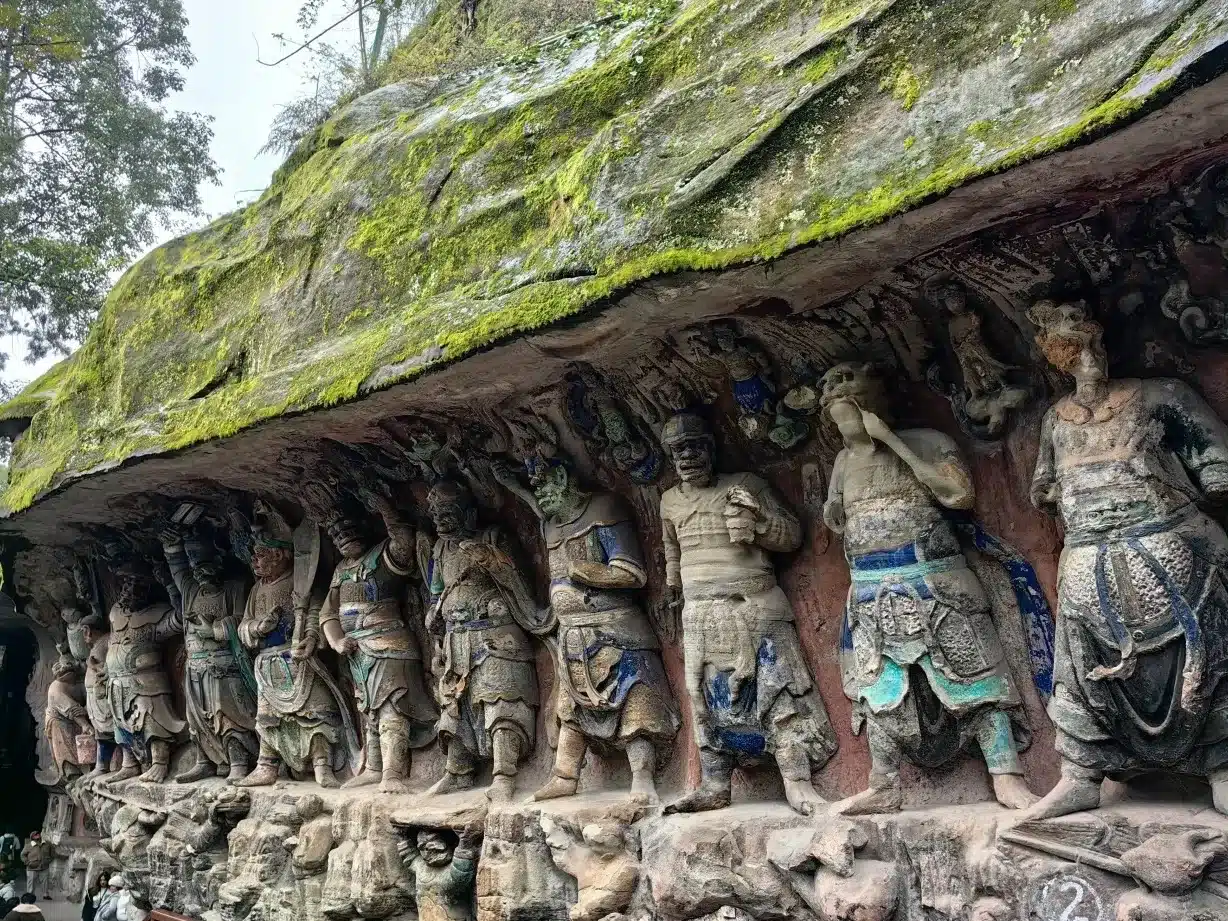 Наскальные рельефы Дацзу