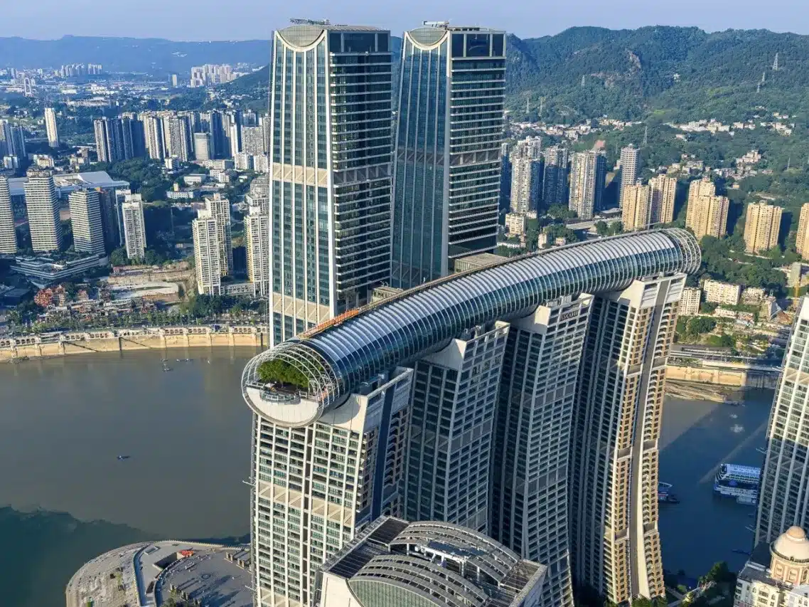 Раффлз Дискавери Под в Чунцине — стеклянная смотровая площадка