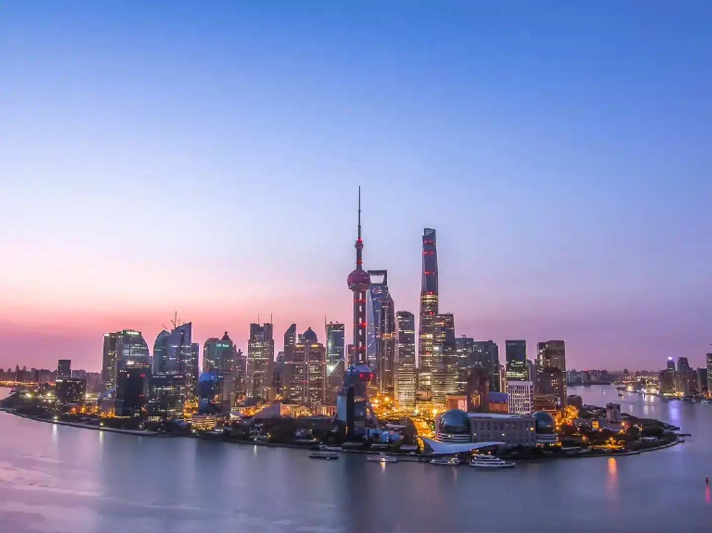 Набережная Вайтань (Бунд) в Шанхае