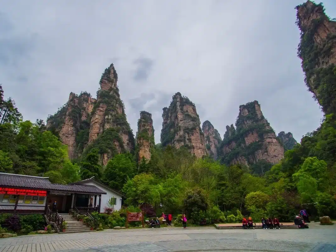 Ручей Золотой Кнут Чжанцзяцзе