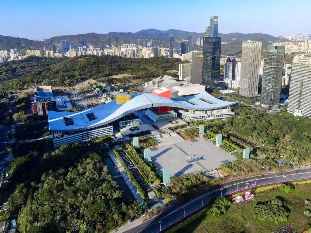 Безвизовый тур Гуанчжоу-Шэньчжэнь-Гонконг: Гражданский центр в Шэньчжэне (внешний вид)