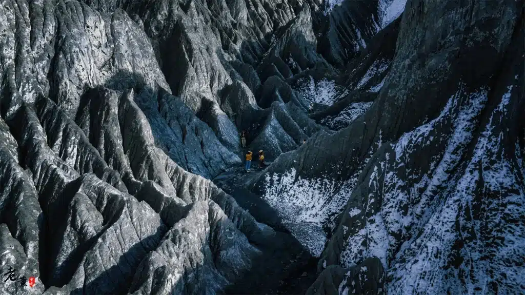 чернильный камень в парке Моши