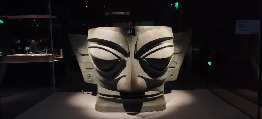 бронзовый маск