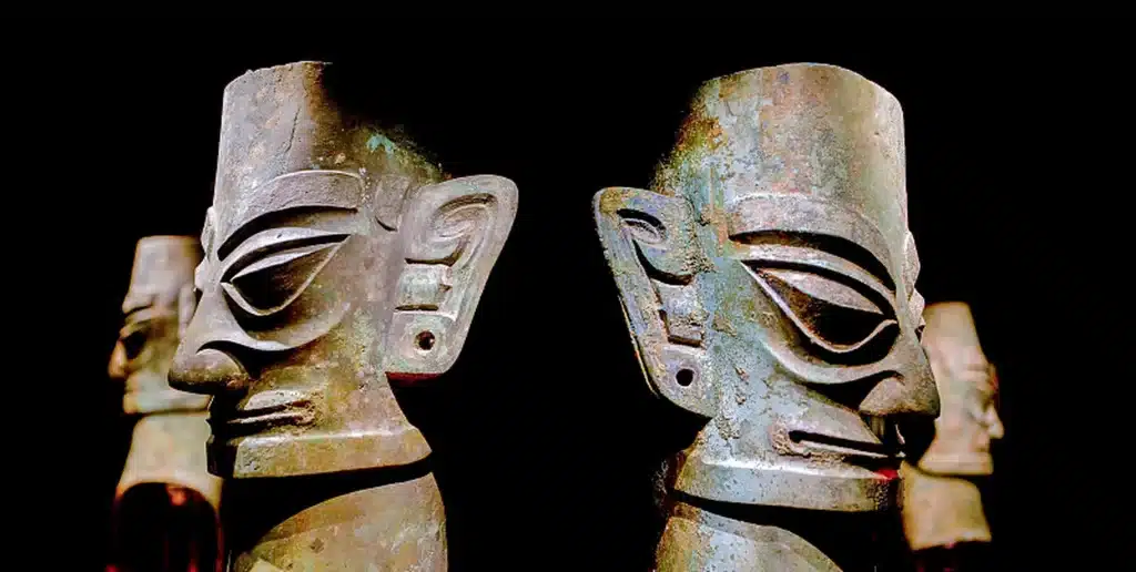бронзовые маски в Музее Саньсиндуй