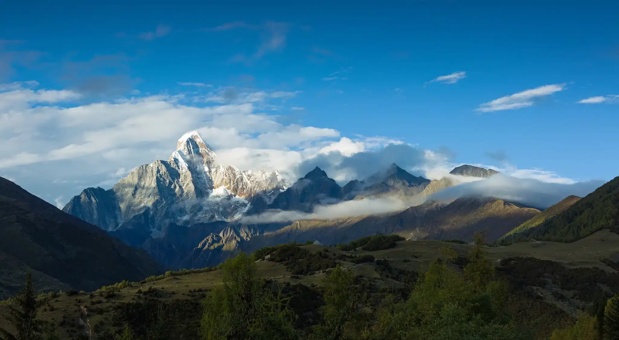 прекрасные Горы Четырех Девушек