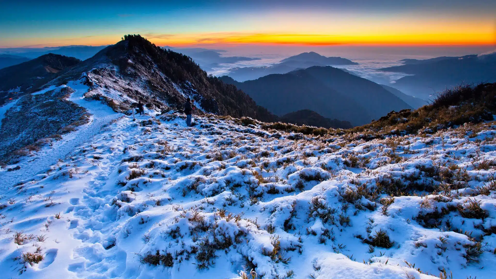 прекрасный пейзаж на снежной горе Силин