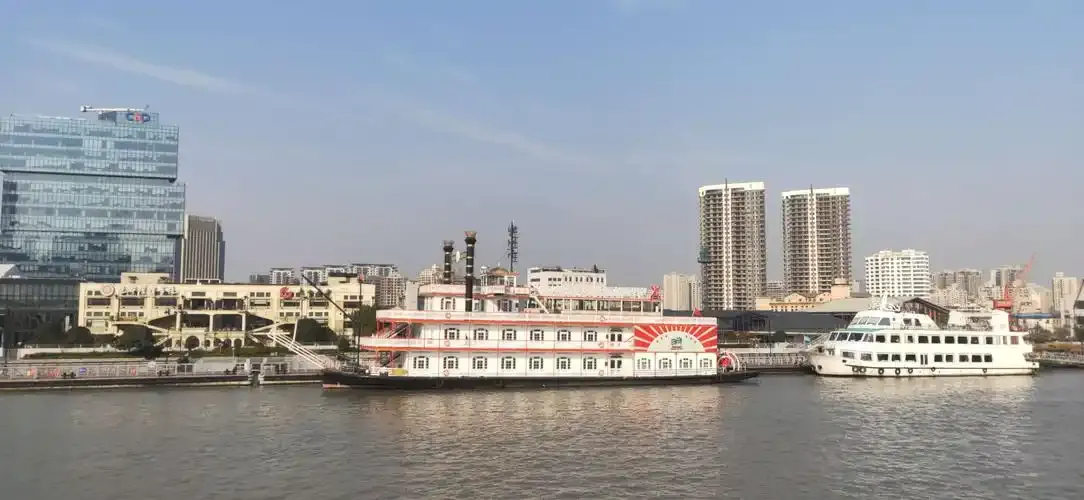 Круиз по реке Хуанпу в городе Шанхай