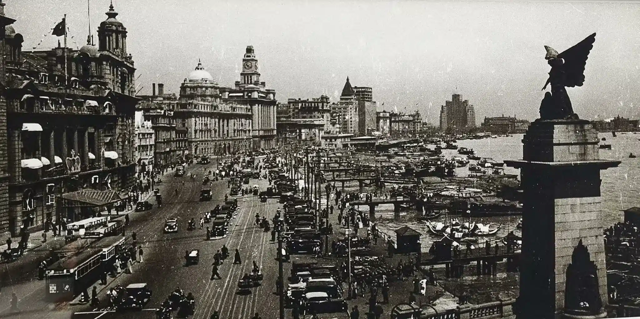 Набережная Вайтань в Шанхае