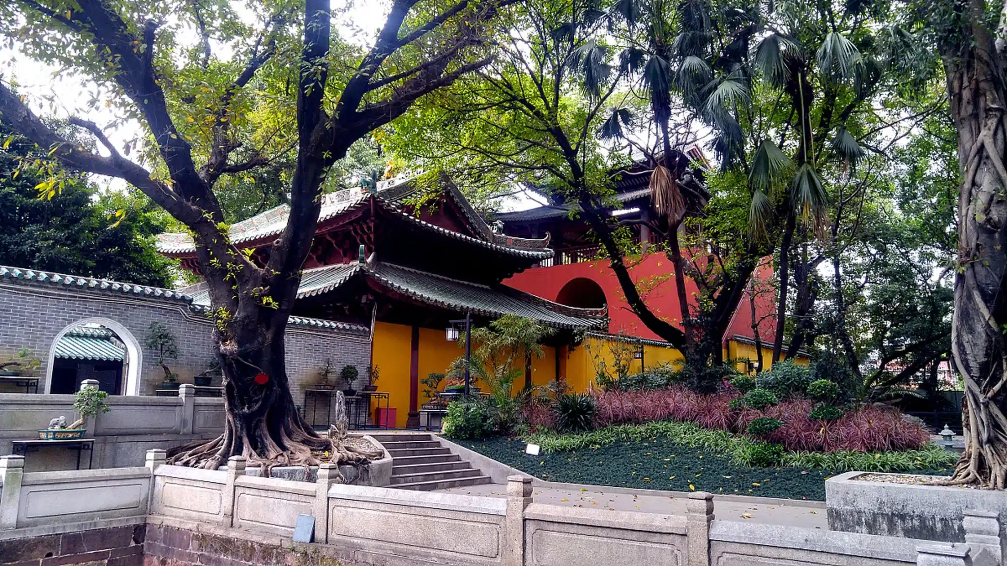 Храм Линъиньсы в городе Ханчжоу