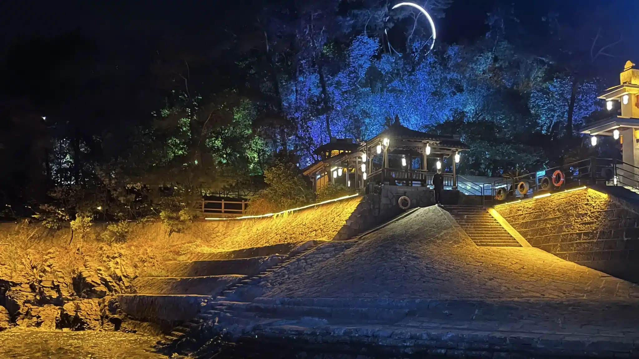 Остров лунного света