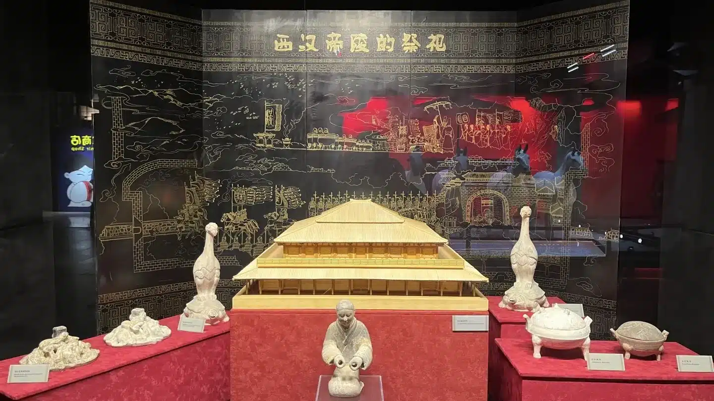 Археологический выставочный зал-третья глава