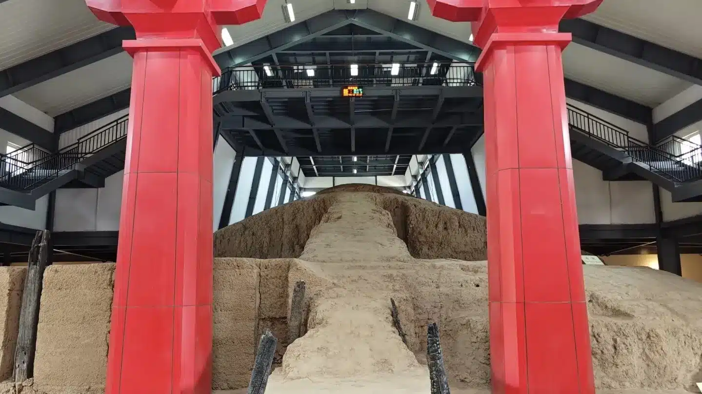 Охраняемый выставочный зал