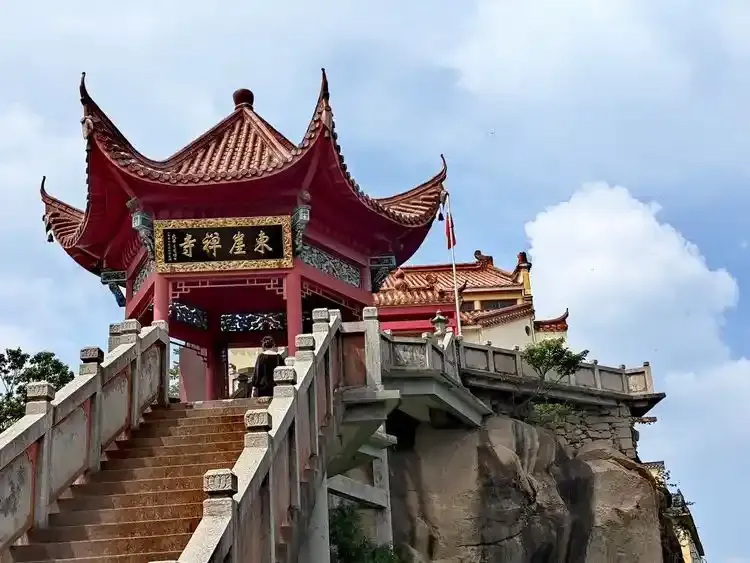 Гора Цзюхуа в провинции Аньхой