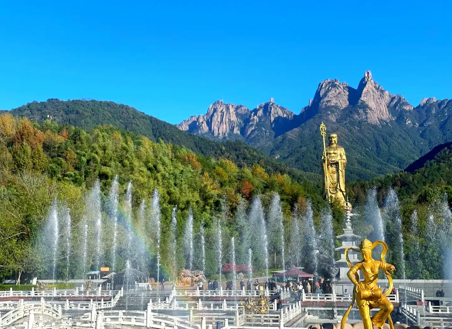 Улица Цзюхуа