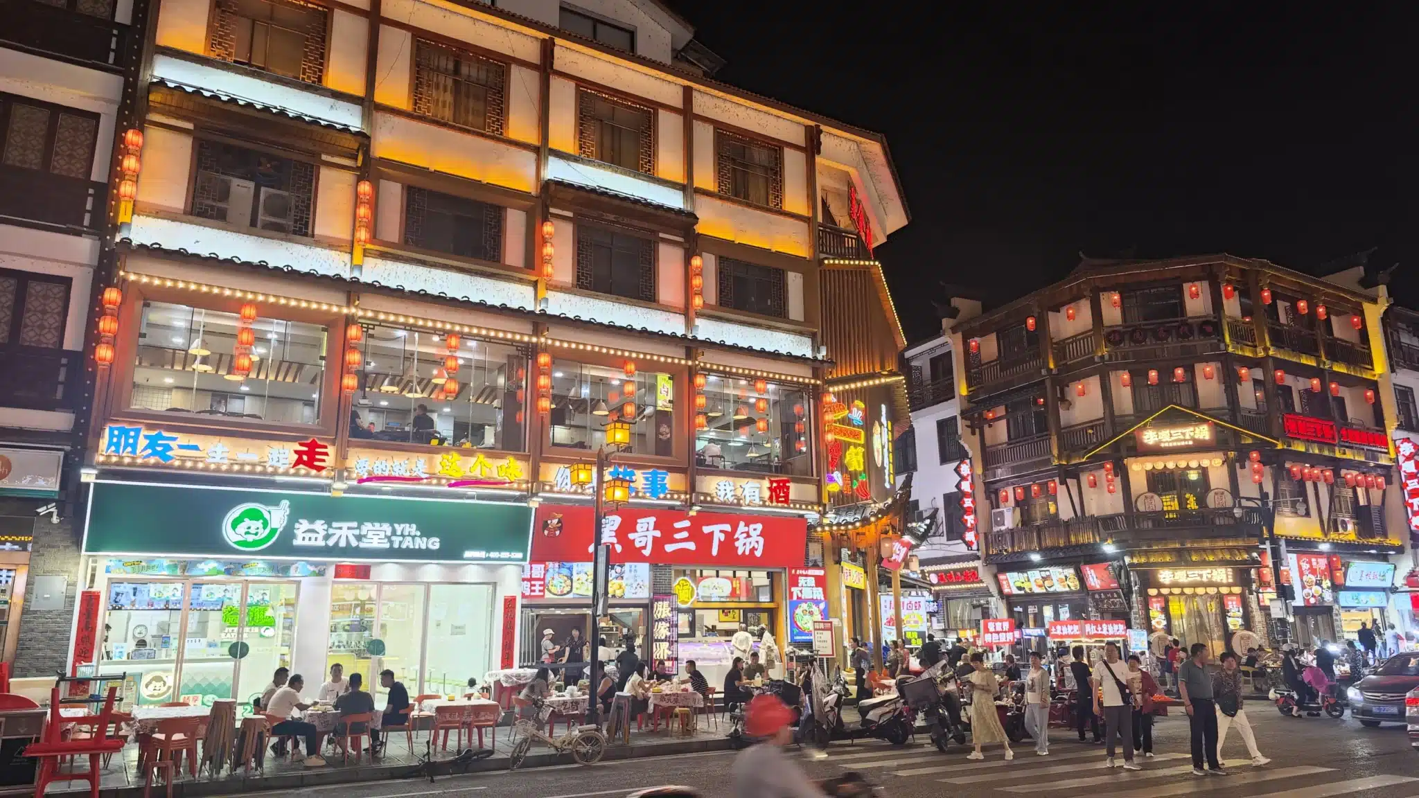 Wulingyuan Xibu Street — лучший шопинг в Чжанцзяцзе для сувениров