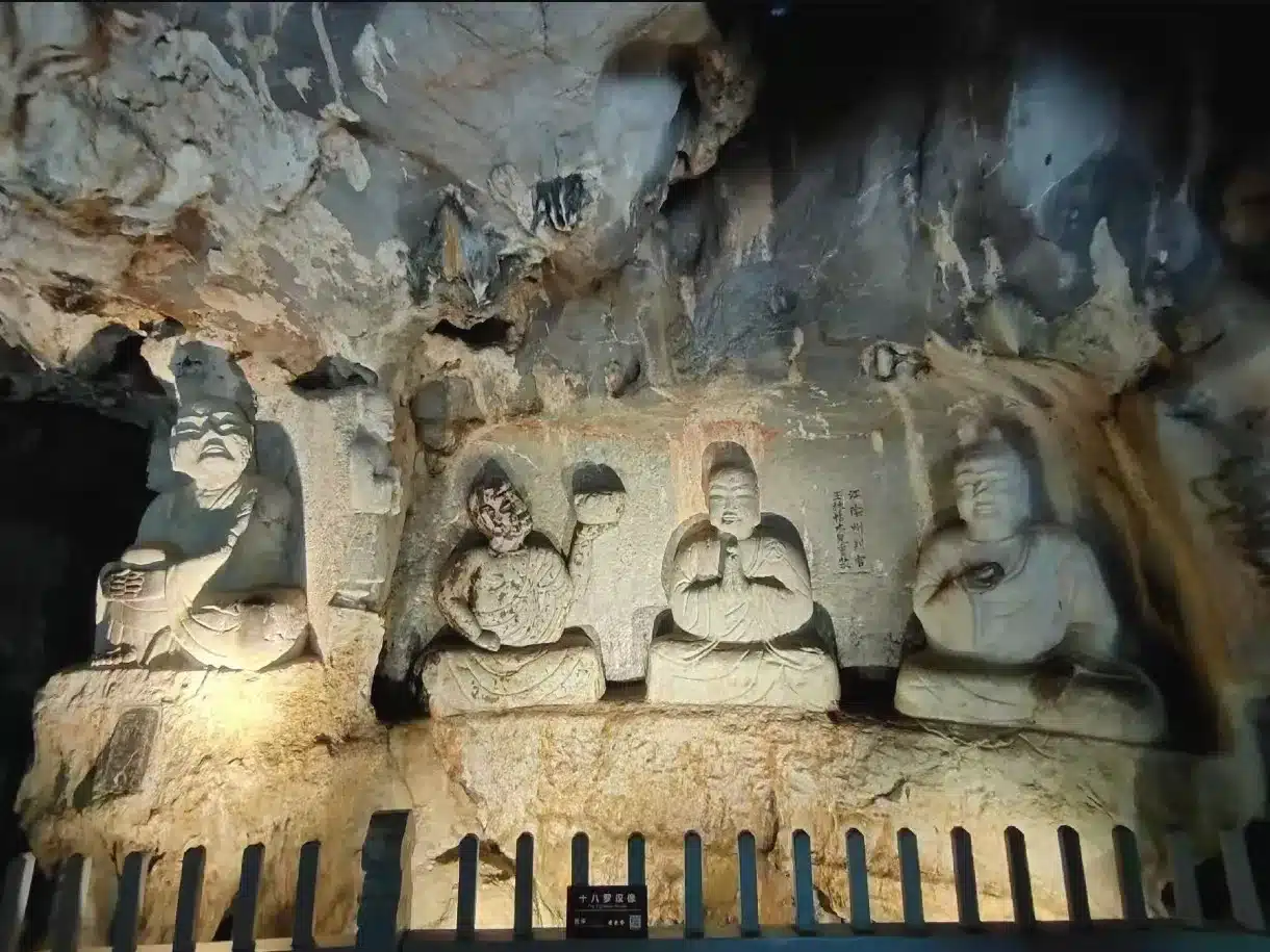 пик Фэйлай Ханчжоу