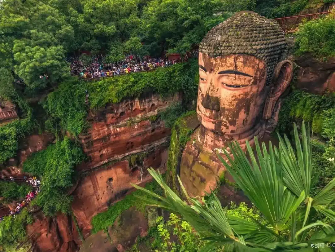 Лэшаньская статуя Будды