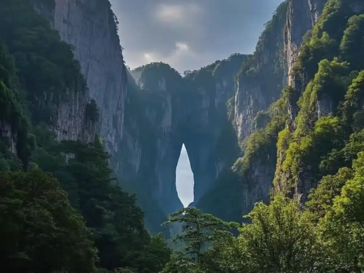 Чжанцзяцзе: гора Тяньмэньшань (Небесные Ворота)