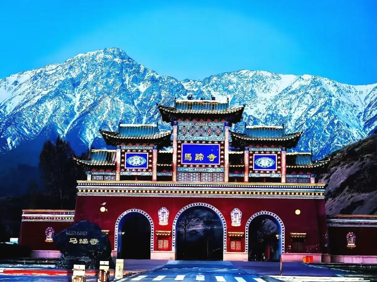 тур в Чжанъе: Храм лошадиного копыта (Матисы)