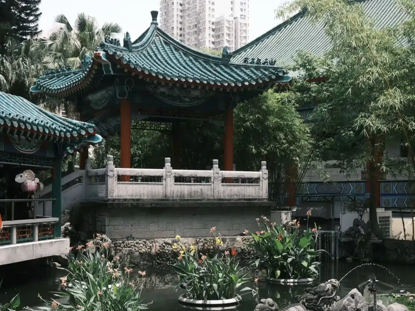 Сад добрых желаний в Храме Вонг Тай Син