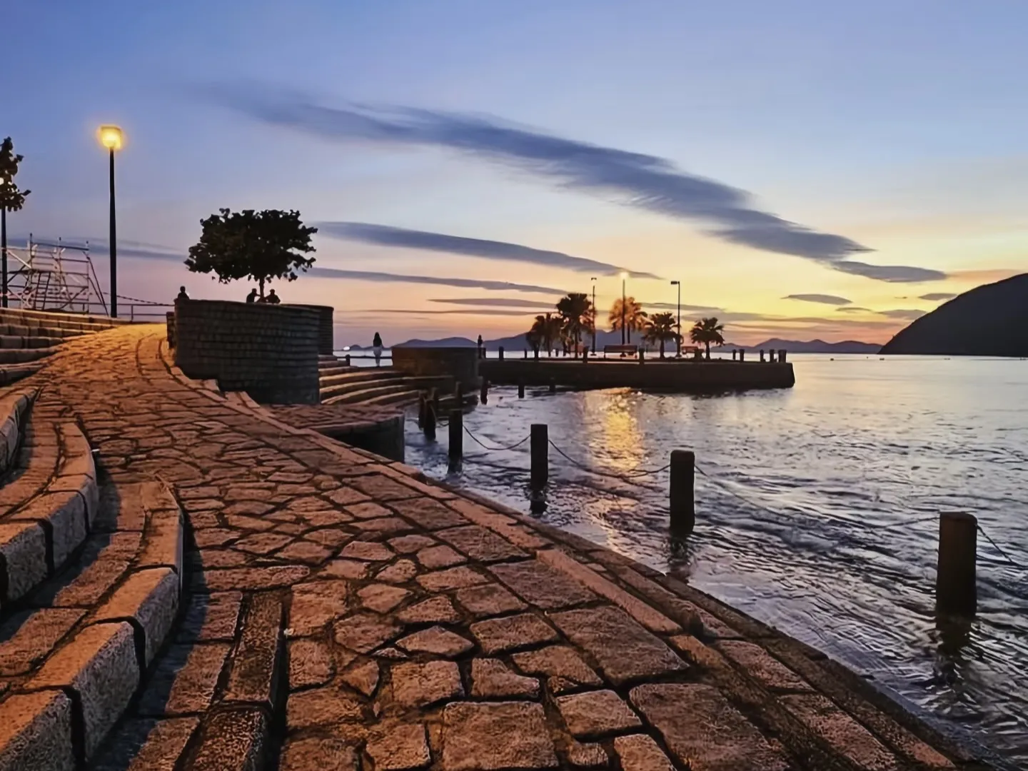 Пляж Репалс-Бэй — закат, море и колониальное очарование Гонконга