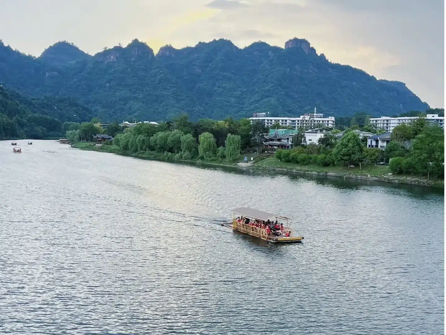 Озеро Юньянь