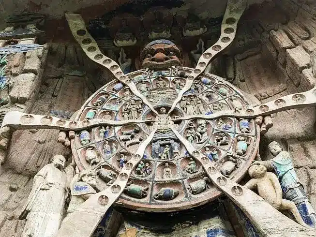 Наскальные рельефы на горе Баодин