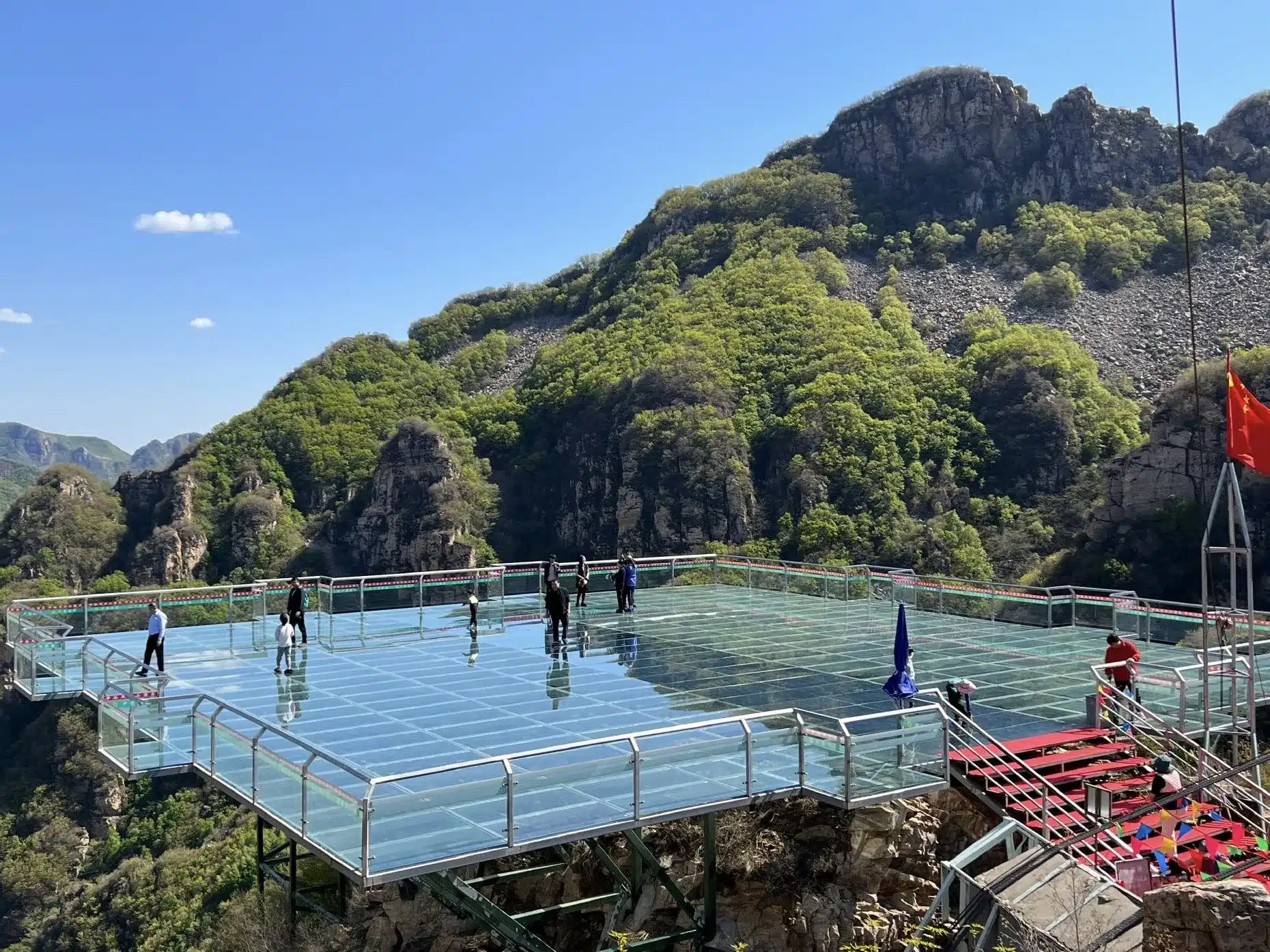 Стеклянный мост, Гора Тяньюнь