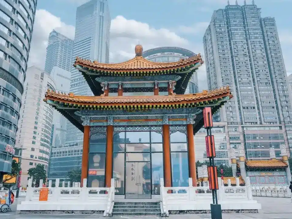 Башня Куйсинлоу на Площади Куйсинлоу