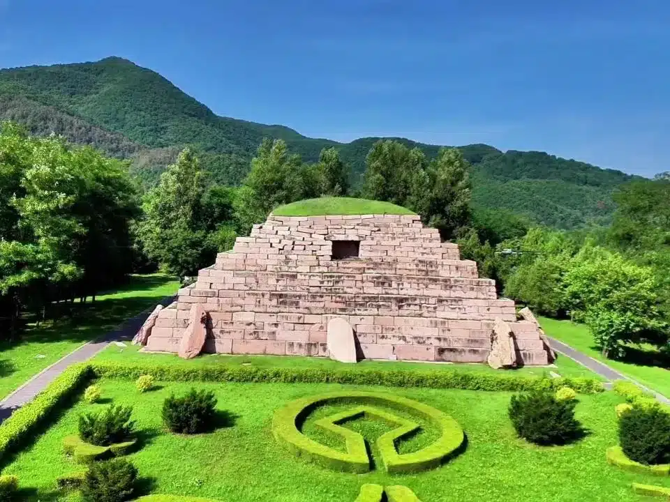 Столичные города и гробницы Древнего царства Когурё