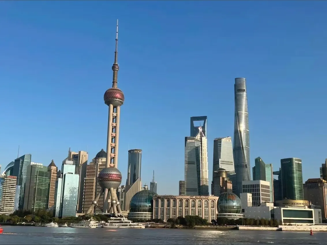 телебашню «Восточная жемчужина»