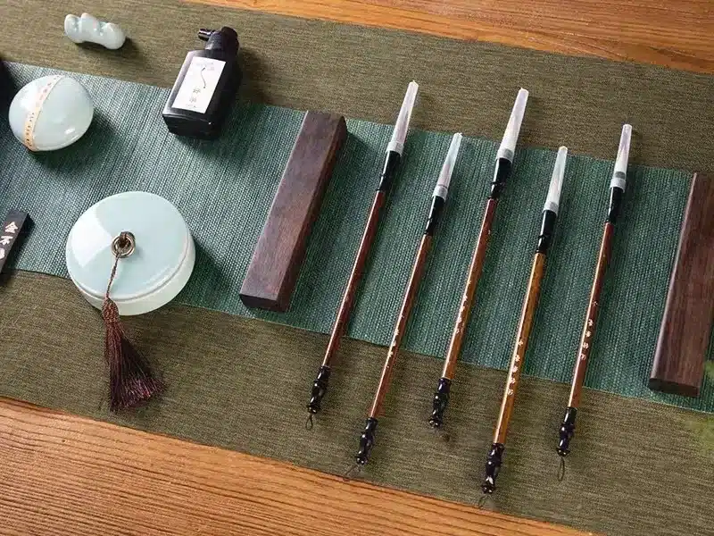 Четыре сокровища китайского кабинета учёного: кисть, тушь, бумага, тушечница