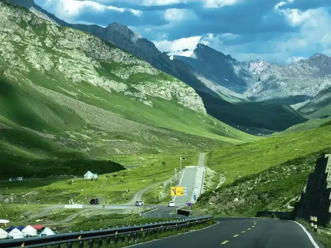 Шоссе Дуку в Синьцзяне