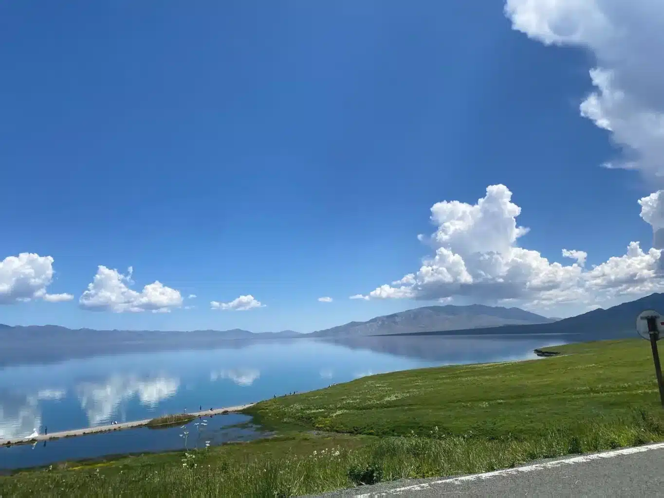 озеро Сайрам в Синьцзяне