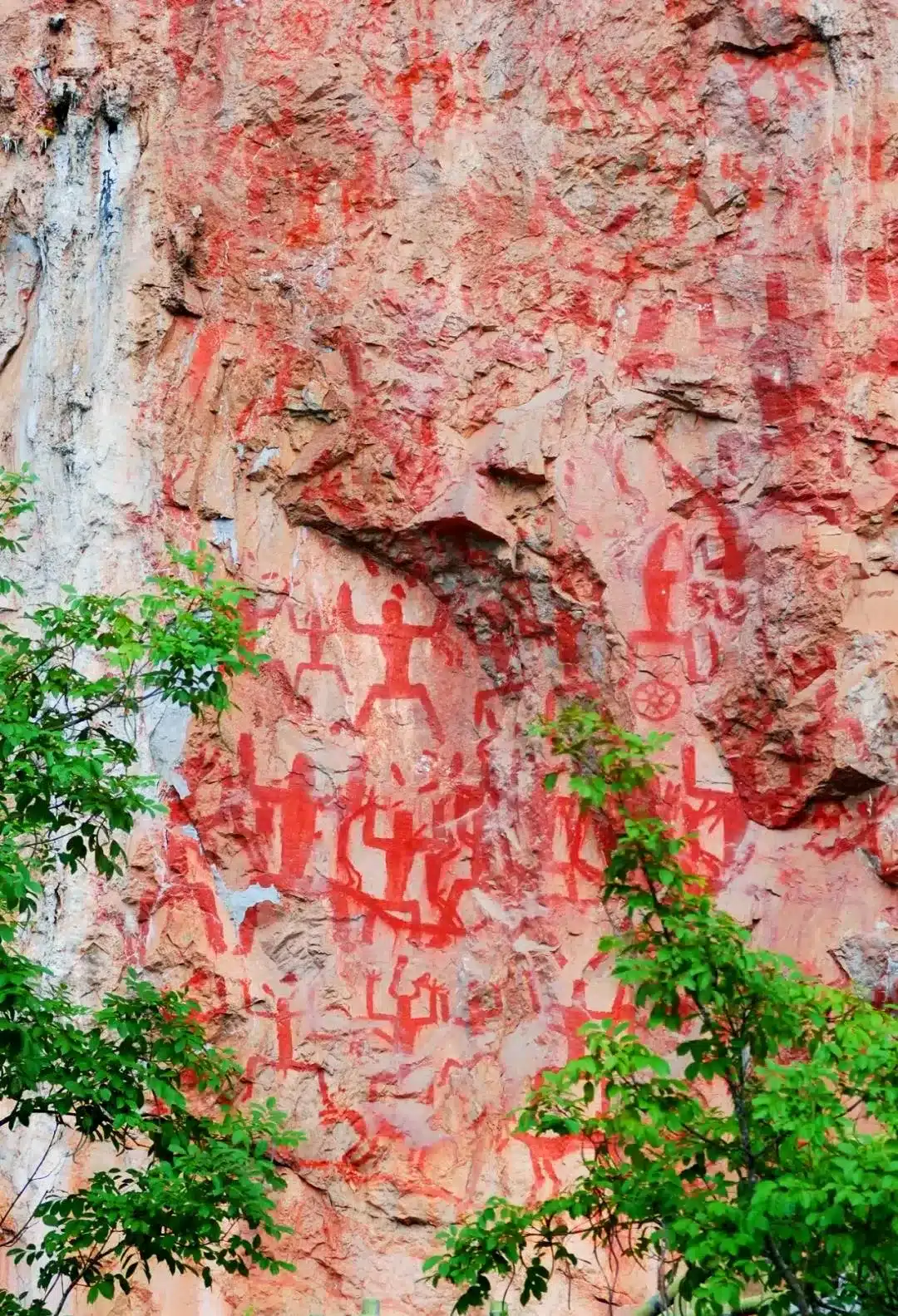 Наскальные рисунки Цзоцзян Хуашань в Гуанси
