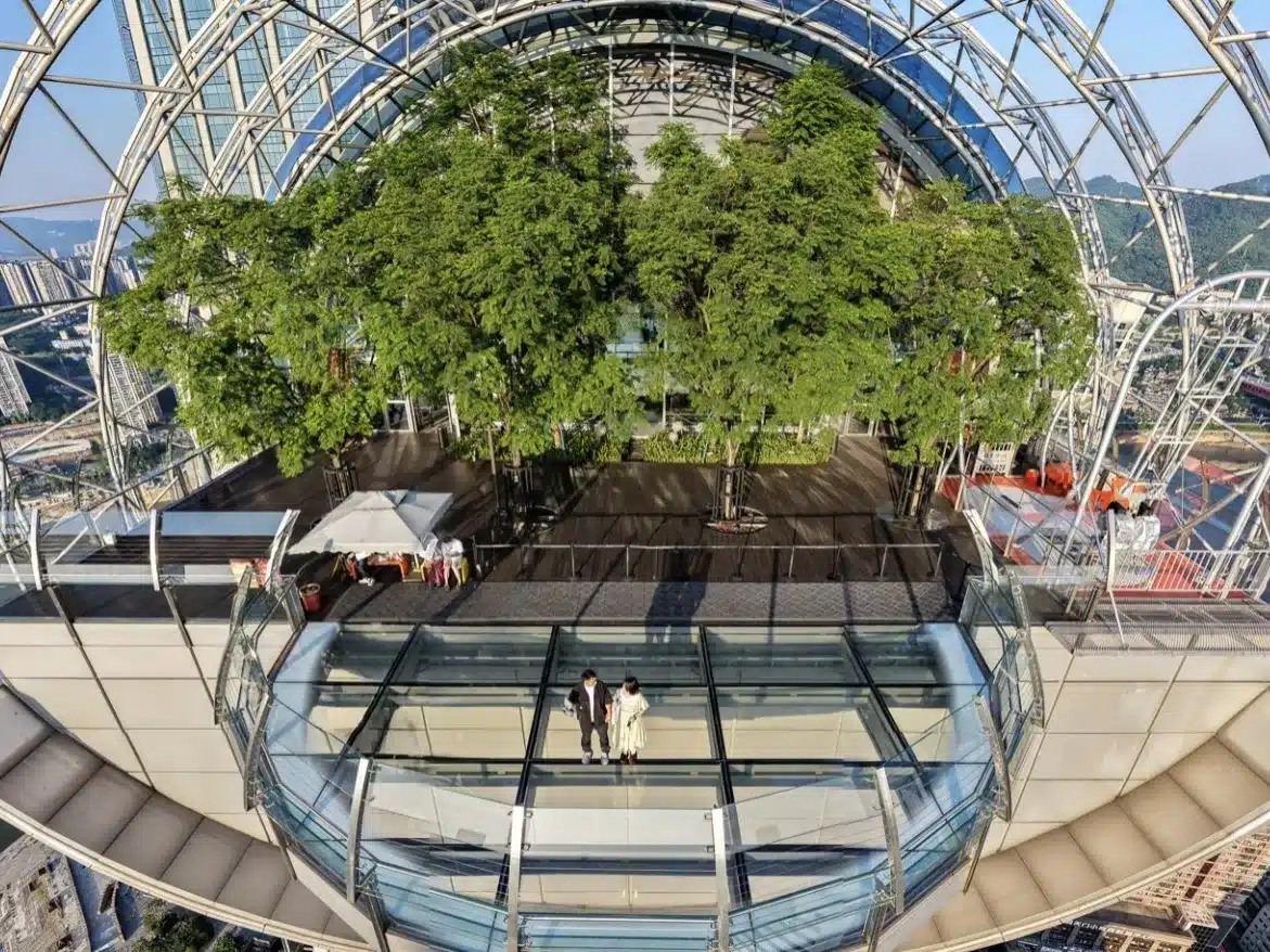 Стеклянная смотровая площадка