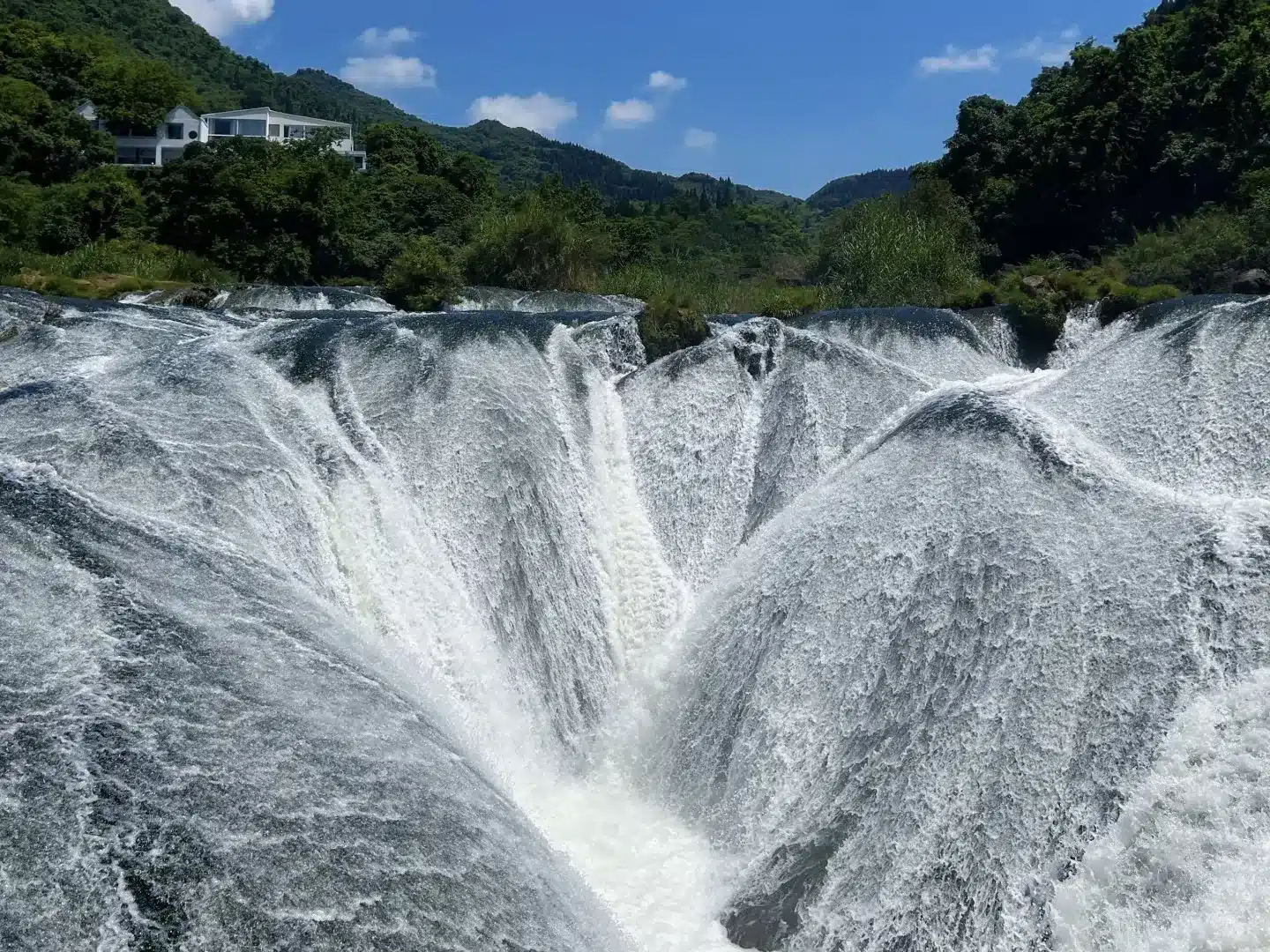 живописный район Хуангошу