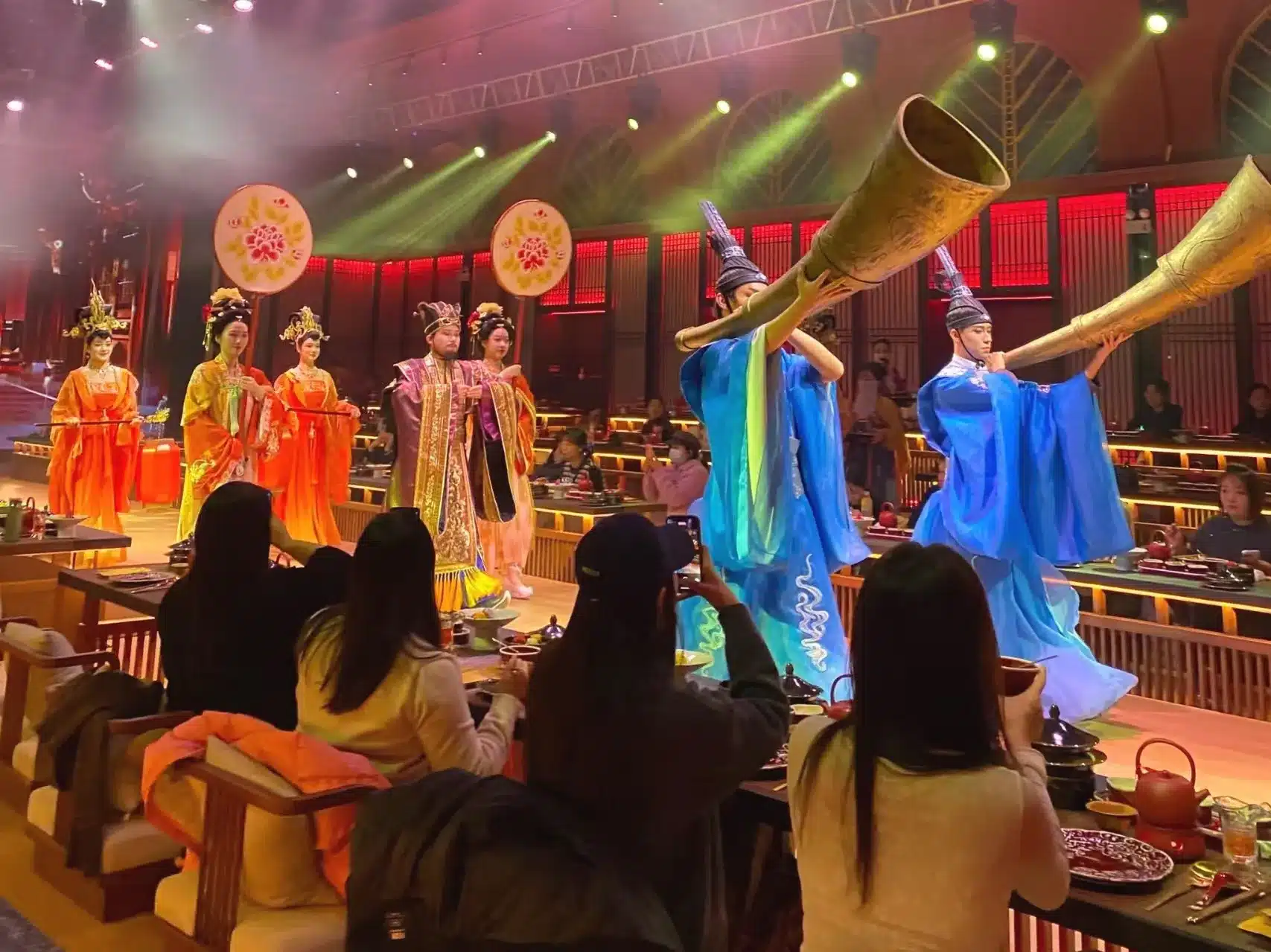 Путеводитель по Лояну: Шоу «Пир в Танском дворце»