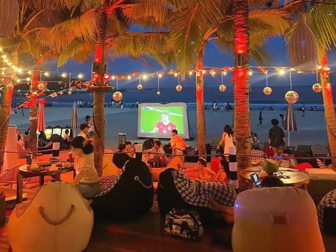 Пляжная вечеринка в Санье