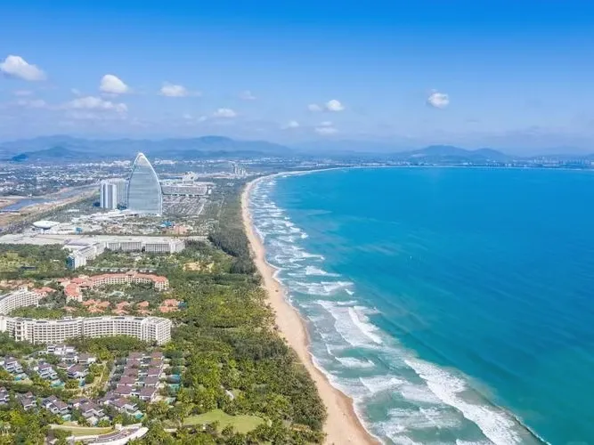 Залив Хайтанг в Санье