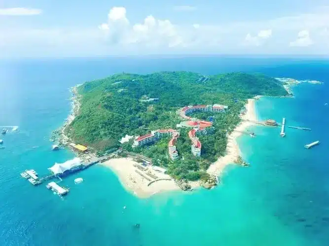 Туристическая зона острова Учжичжоу в Санье