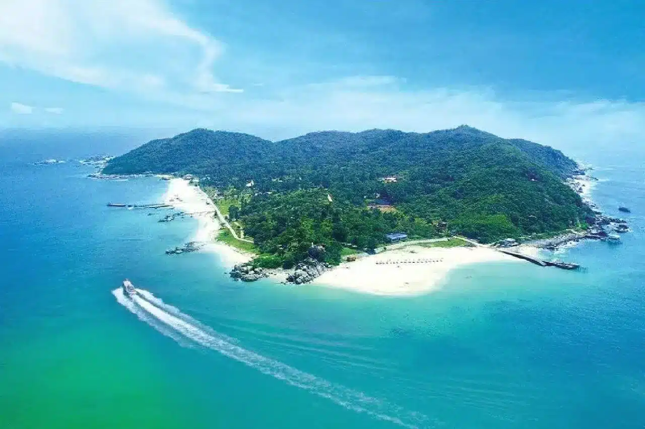 Остров Учжичжоу в Санье