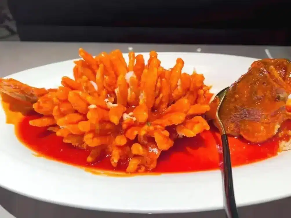 Кухня Сучжоу: Рыба-белка(Суншу Гуйюй