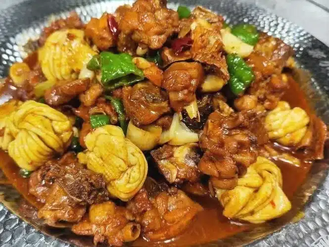 Курица с булочками на пару