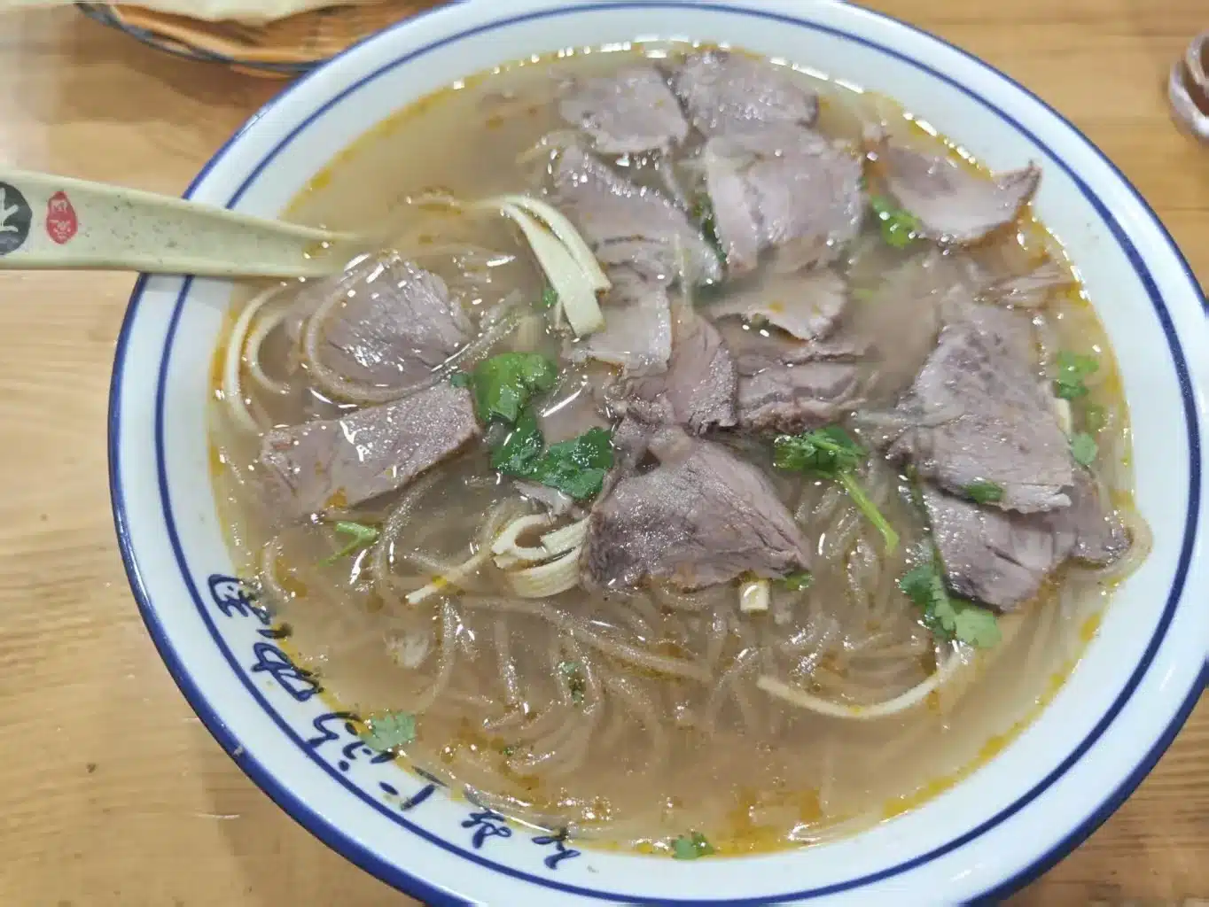 Суп с говяжьей лапшой