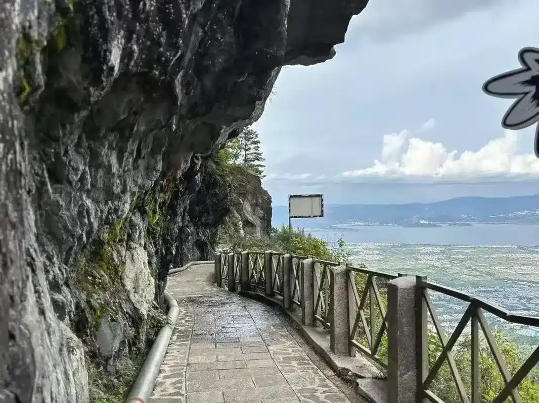 Горы Цаншань - Тропа Нефритового Пояса