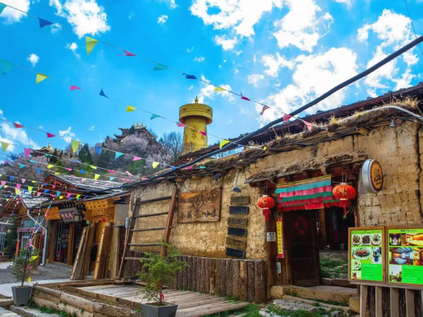 Древний город Дукецзун в Шангри-Ла -Традиционные тибетские жилища