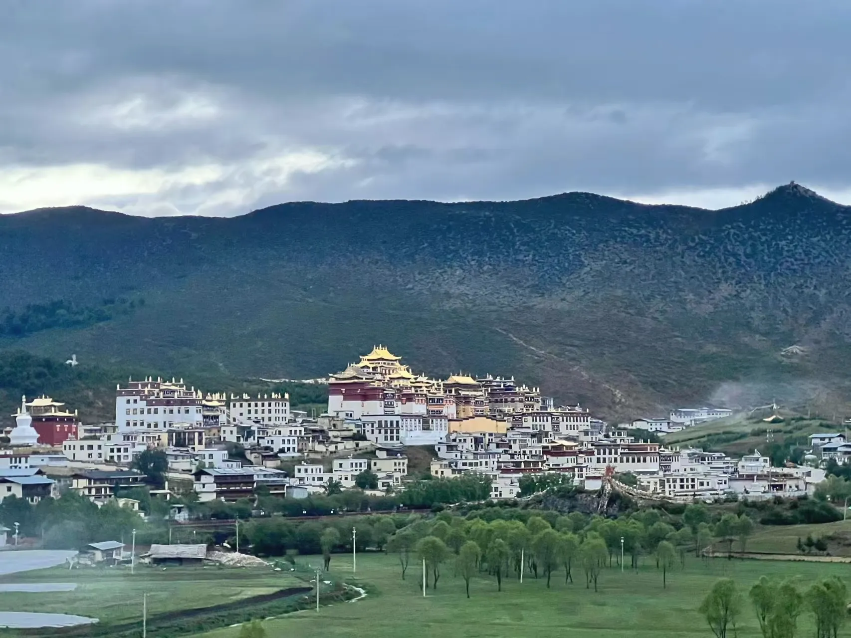 Монастырь Сунцзалинь в Шангри-Ла